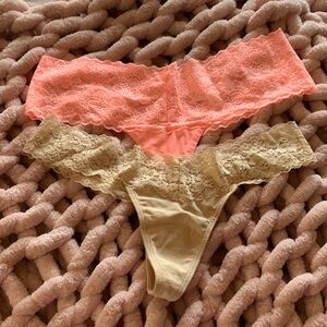 2 Pairs of VS PINK thongs-sz M-Brand New